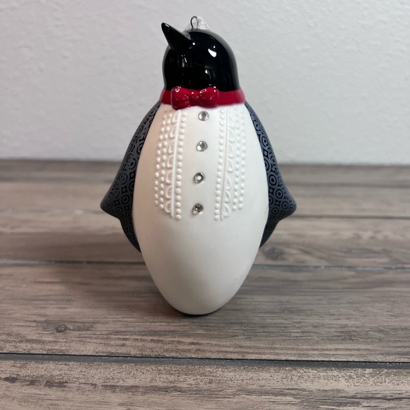Hallmark Keepsake *NEW* Porcelain Christmas Ornament 2016 “Black Tie” Penguin - Picture 2 of 8